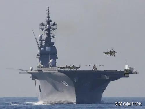 “出云”号直升机母舰,起降F-35B舰载战斗机,将成3万吨轻型航母