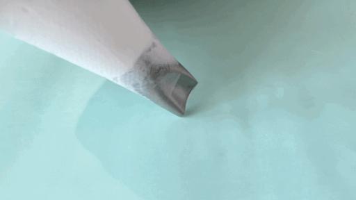 动物奶油裱花基础知识和手法,巧克力蛋糕裱花基础手法