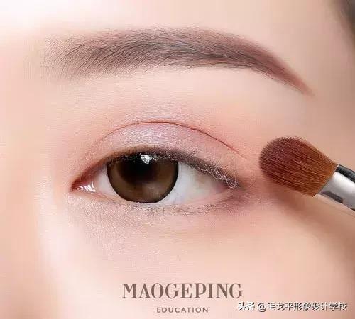 怎样画出大眼妆,如何画出精致眼妆