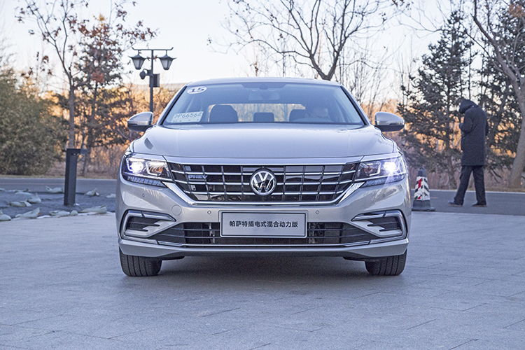 大众新能源制动系统报警,上汽大众油电混合帕萨特试驾