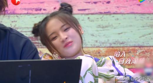 杨超越灵魂模仿哪吒，自我陶醉很嘚瑟，吴宣仪却被欢乐嘲讽