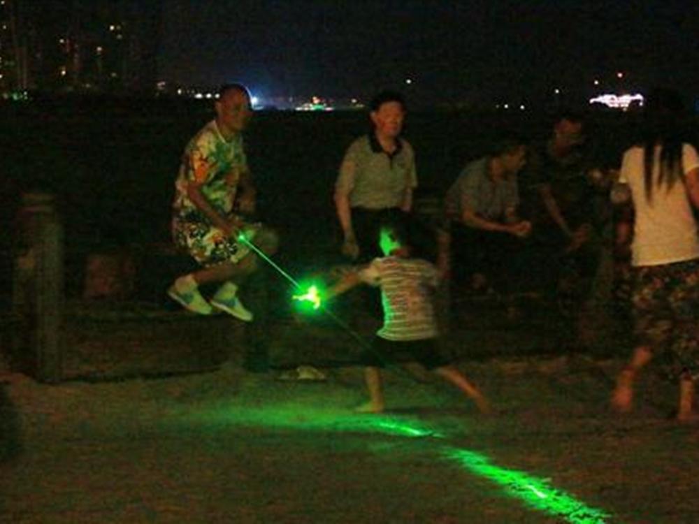 干燥剂爆炸男孩失明,干燥剂爆炸致失明八岁