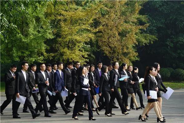 药学真实的就业现状,药学要想有出路需要做什么