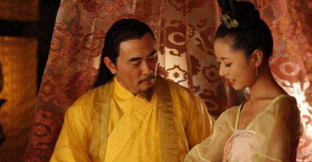 皇帝临幸妃子，来例假不能伺候咋办，两个方法处理皇帝的夜生活