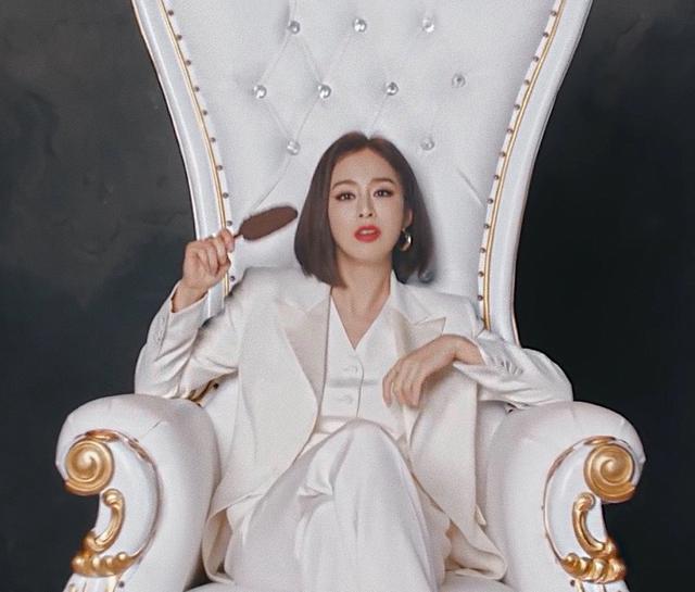 金泰熙的女儿rain,金泰熙女儿近期照片