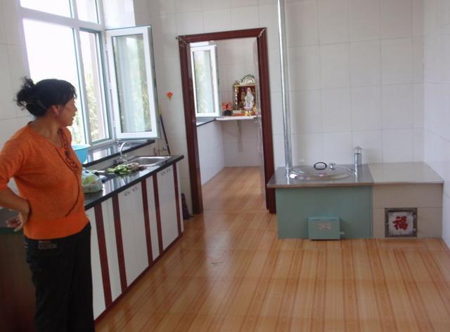 农村灶台加水管取暖设备,现在老家用的新型灶台