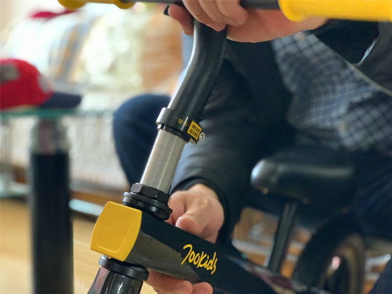 柒小佰700kids 儿童滑步车pro (柒小佰儿童滑板车怎么折叠)