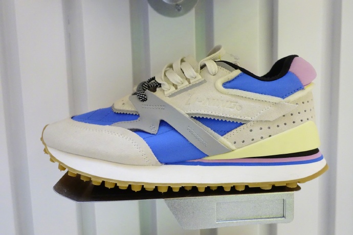 李宁新出了什么鞋,李宁经典款001