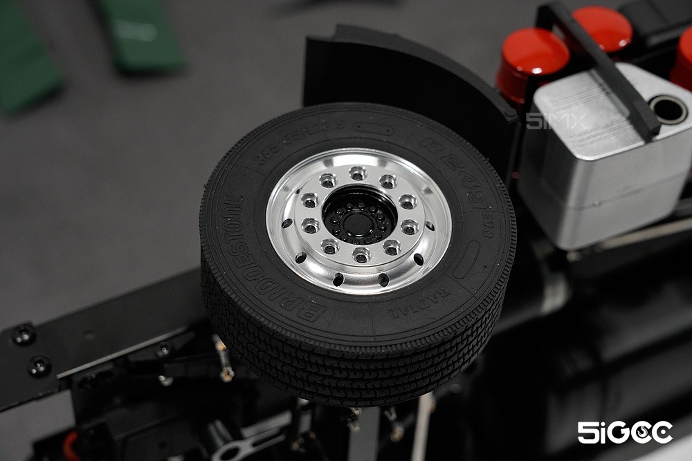 组装f2000拖头,组装f2000卡车模型