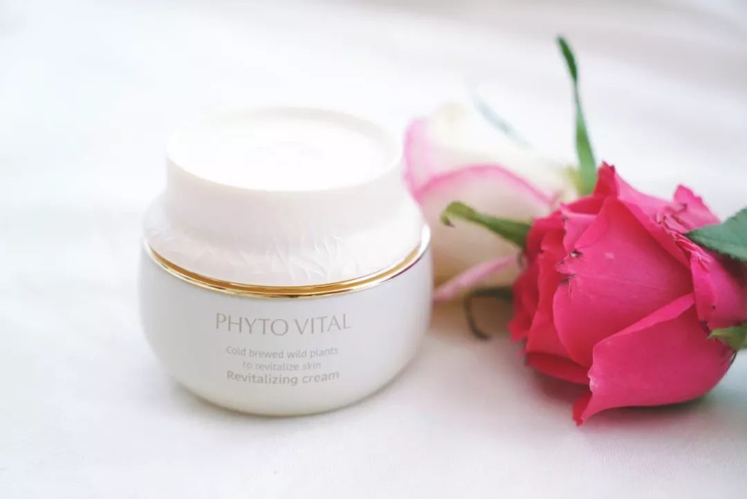 保湿滋润效果好的秋冬季面霜,这个秋冬让肌肤喝饱水