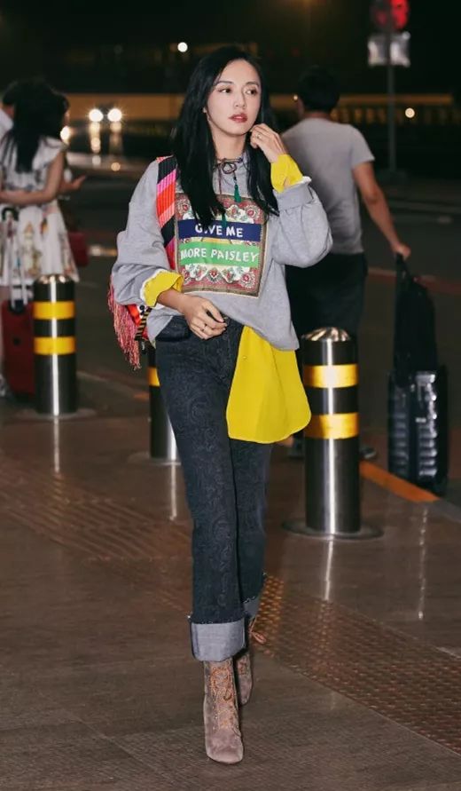 毛衣和卫衣哪个时尚一点好,卫衣与毛衣哪款好看