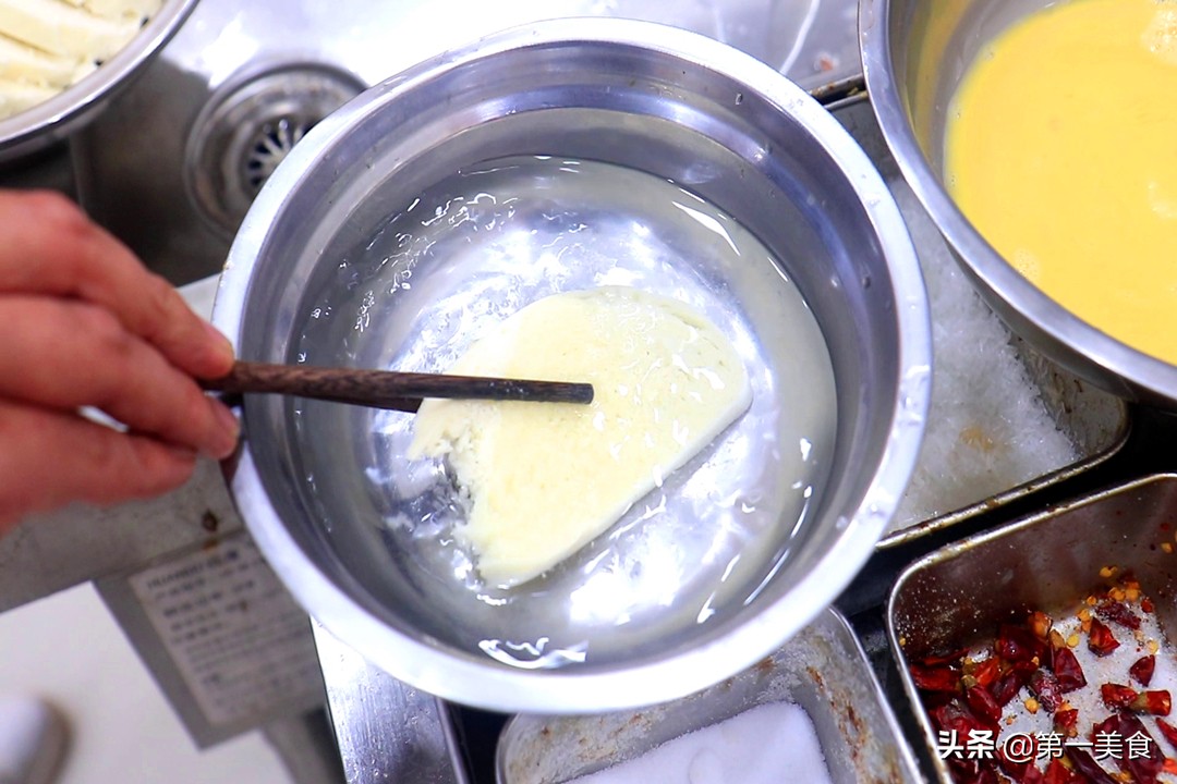 炸馒头片怎么炸又酥又软,馒头切片裹蛋液做的好吃吗