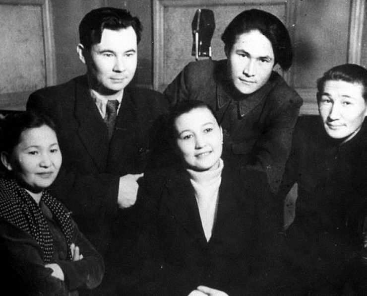 “我没有朋友”哈萨克伟大诗人穆卡哈里·马卡塔耶夫孤独晚年独白