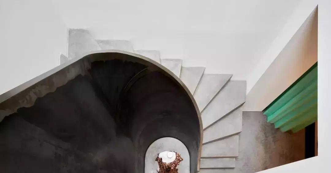 世界最奢华金色楼梯扶手,最奢侈旋转楼梯