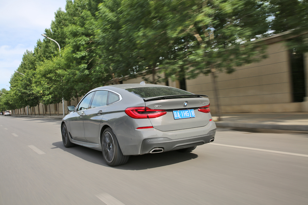 他强任他强清风拂山岗动图,2021款宝马6系gt深度测评