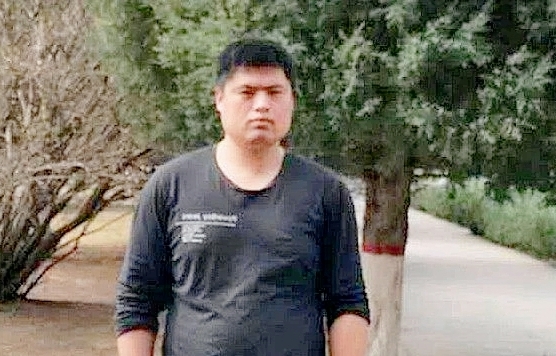 爱自由爱运输赵国永与多利卡飞驰在路上