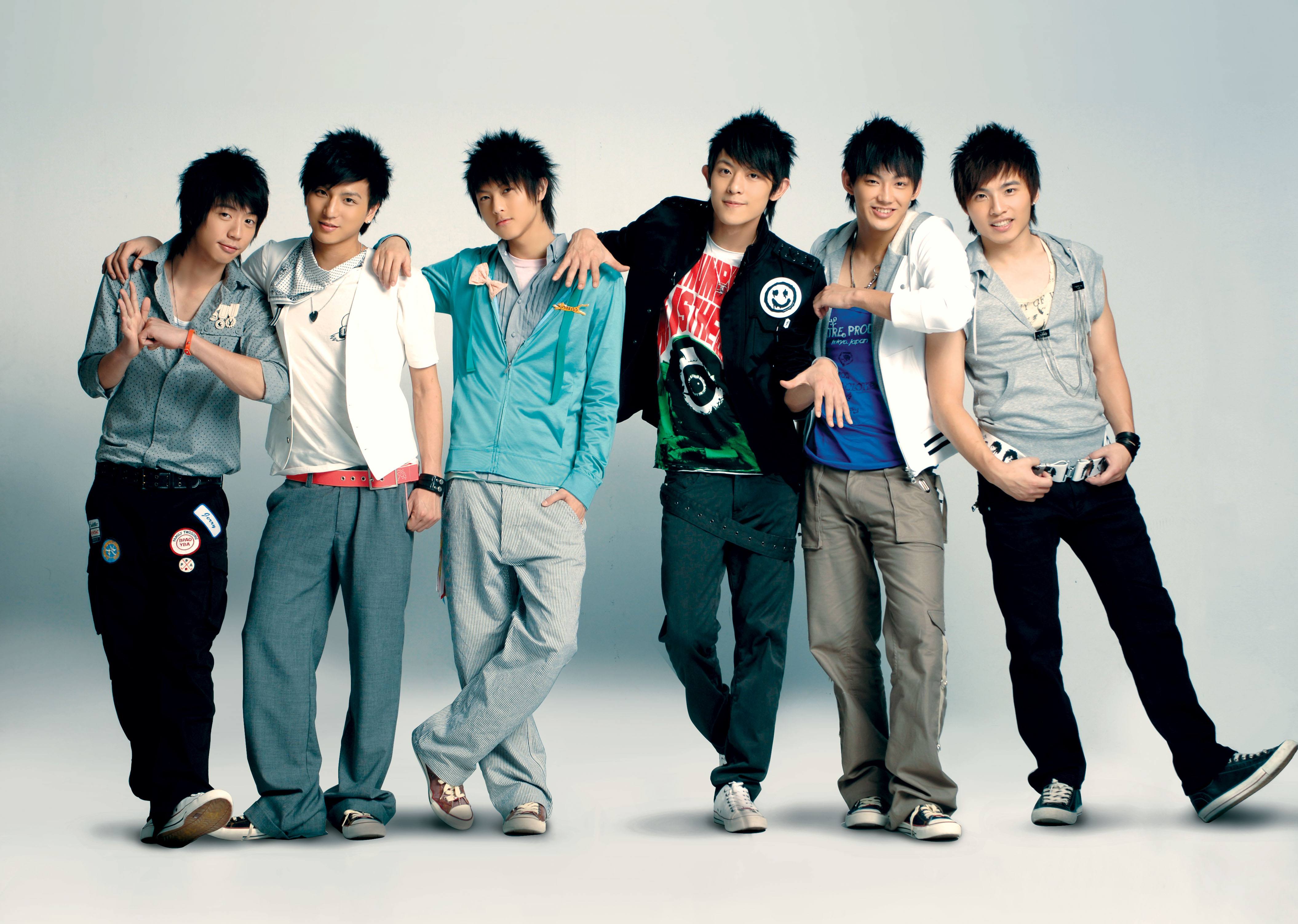 鹿晗、吴亦凡早年杀马特造型是学东方神起的?打开方式不对吧