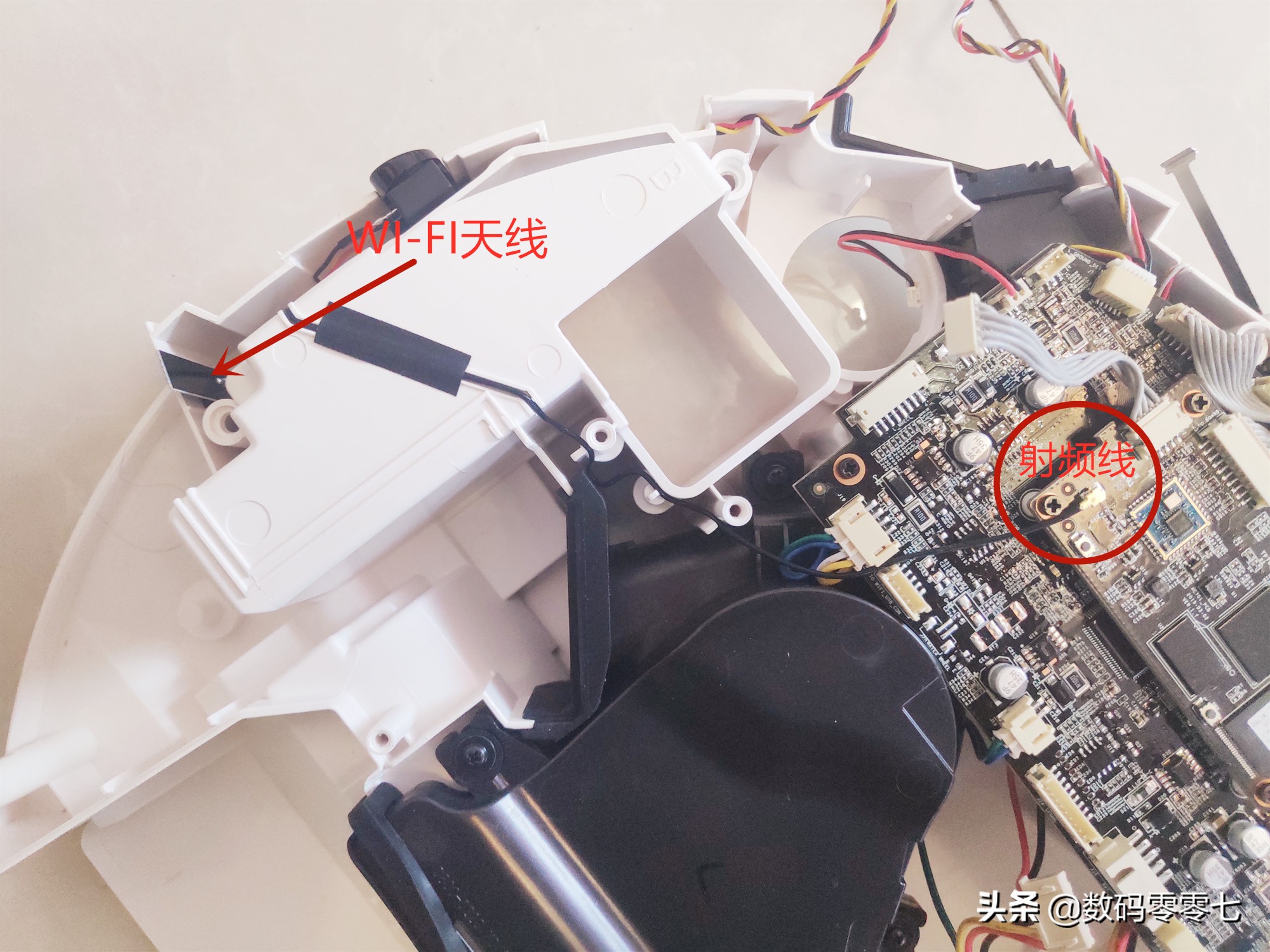 联想扫地机器人拆刷子,联想智能扫地机器人