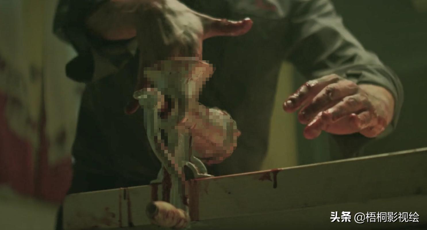 精彩绝伦的暗黑童话，黑暗扭曲的真实恐怖，这片看得真的很爽