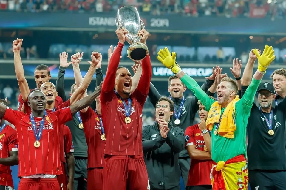 天下足球——14年后重返伊斯坦布尔，红军依然是王者