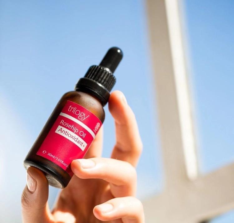 淡化妊娠纹紧致皮肤的精油,玫瑰果油妊娠纹