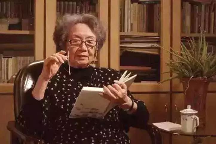 一生积蓄1857万，竟全部捐了，她是当今很多大师的老师！