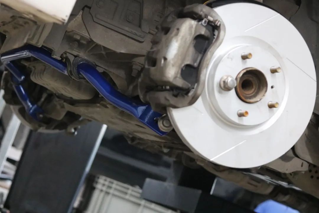 14年英菲尼迪g25拆车视频,英菲尼迪g25整备翻新