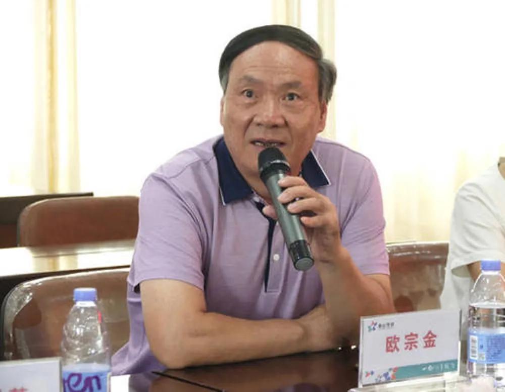 福建4对“三兄弟”白手起家逆袭，从农家孩子到十亿、百亿富翁