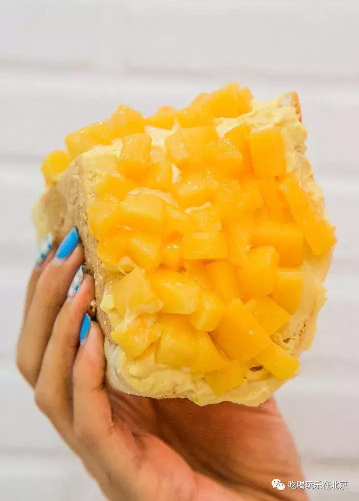 为了吃这个包包，排了80米长队！