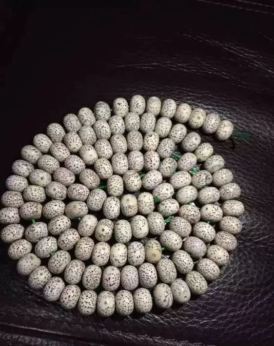 手串发霉了还能戴么,手串发霉能用除霉剂吗