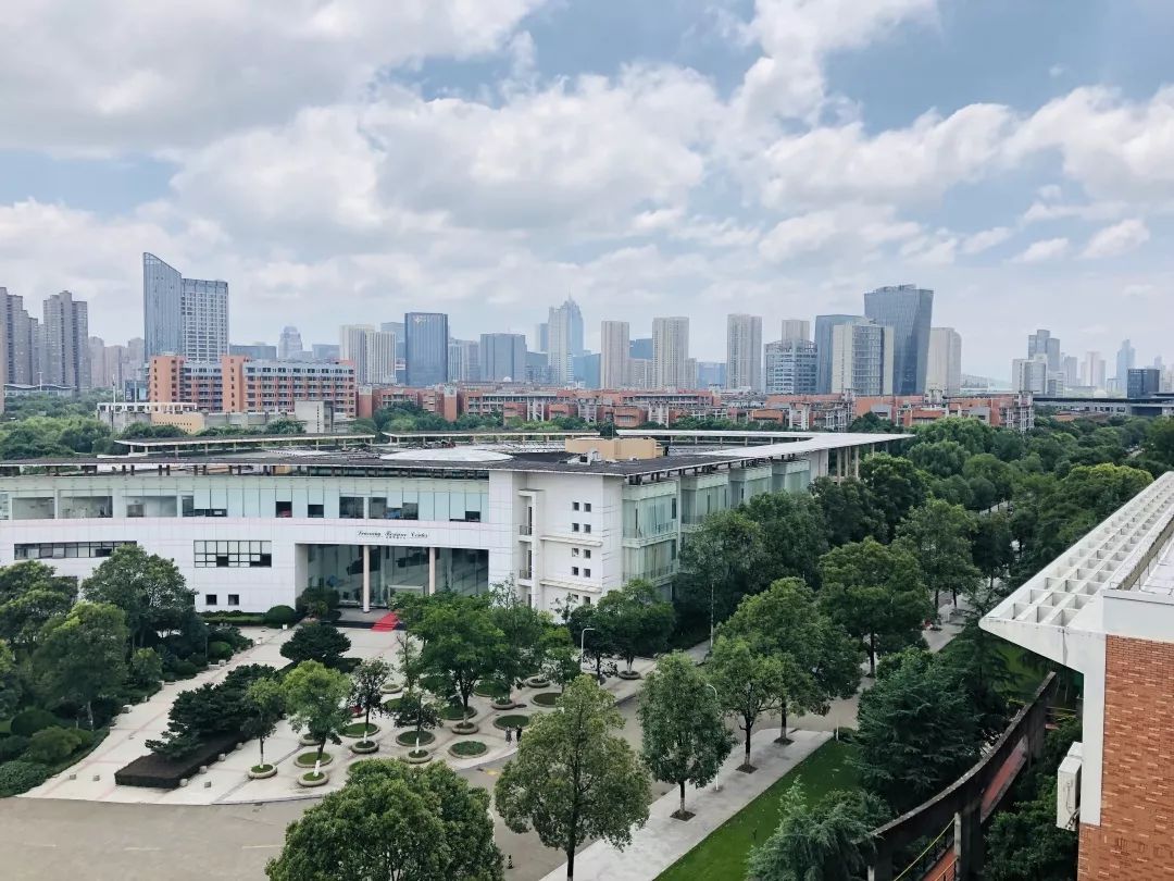 2022浙江万里学院招生简章,浙江万里学院课上提问