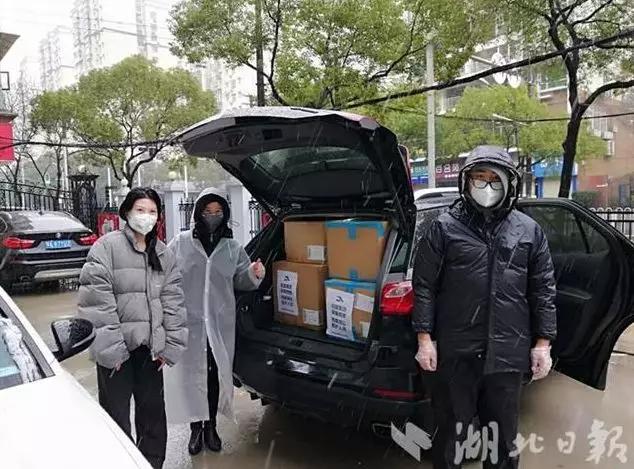 在抗疫一线彰显青春担当,在战役一线彰显担当与责任