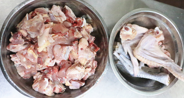 鲁菜经典｜大师揭秘正宗黄焖鸡，色泽黄亮，口感滑嫩，酱香醇厚