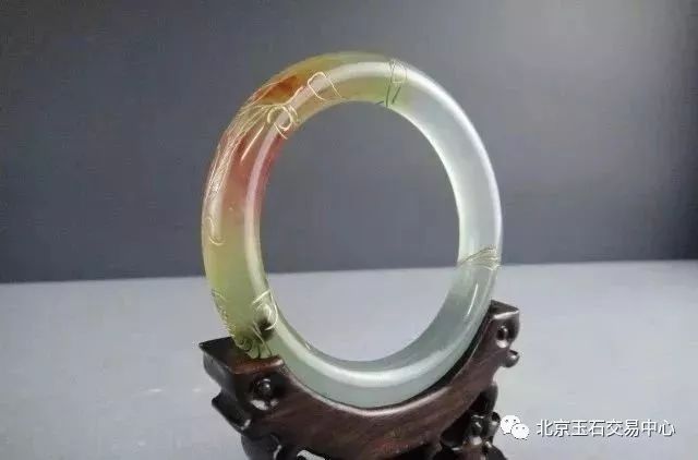 手镯买太小了用什么方法好戴,手镯太大怎么防止掉