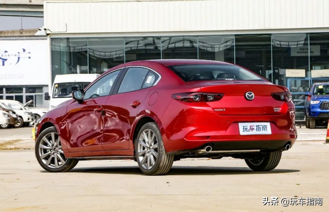 2020款马自达3昂克赛拉自带千斤顶,10万买个二手马自达昂克赛拉好不