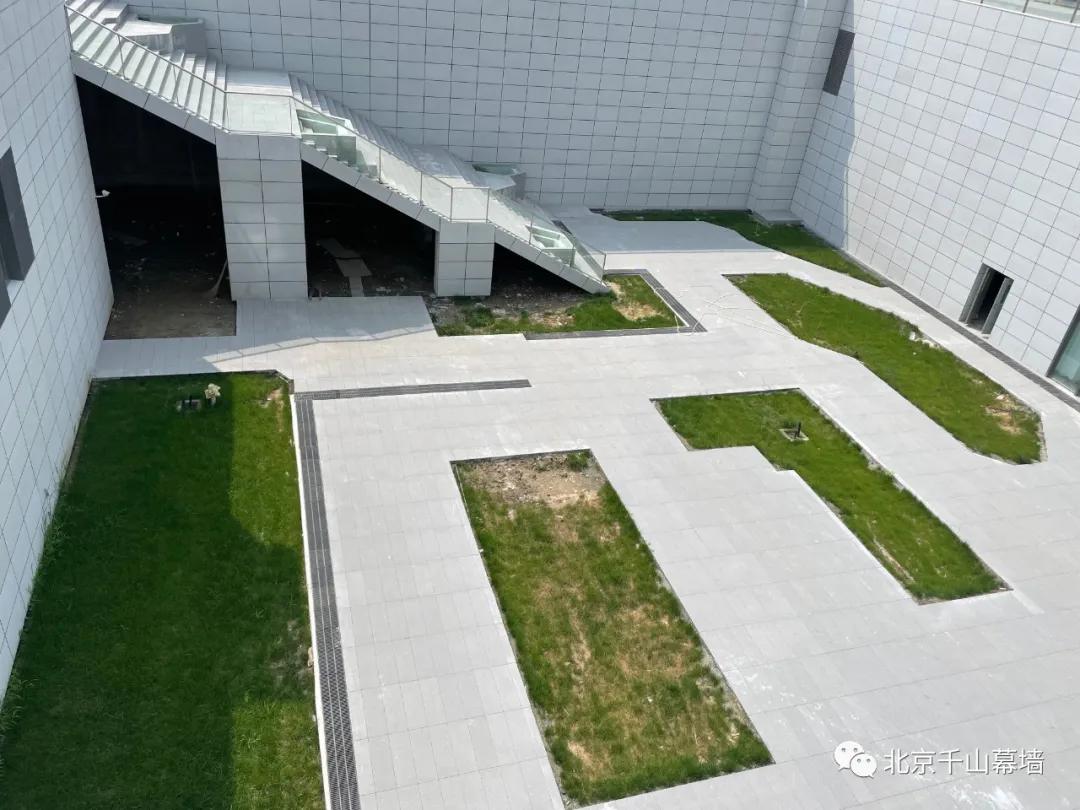 浜ゆ埧浠紡鍦嗘弧绀兼垚,绔e伐浠紡鍦嗘弧缁撴潫