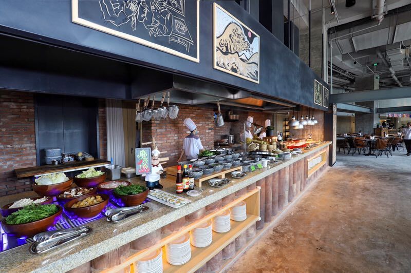 人鱼公主、汽车人伴孩子入睡，青岛首家自创IP沉浸式家庭亲子酒店开业