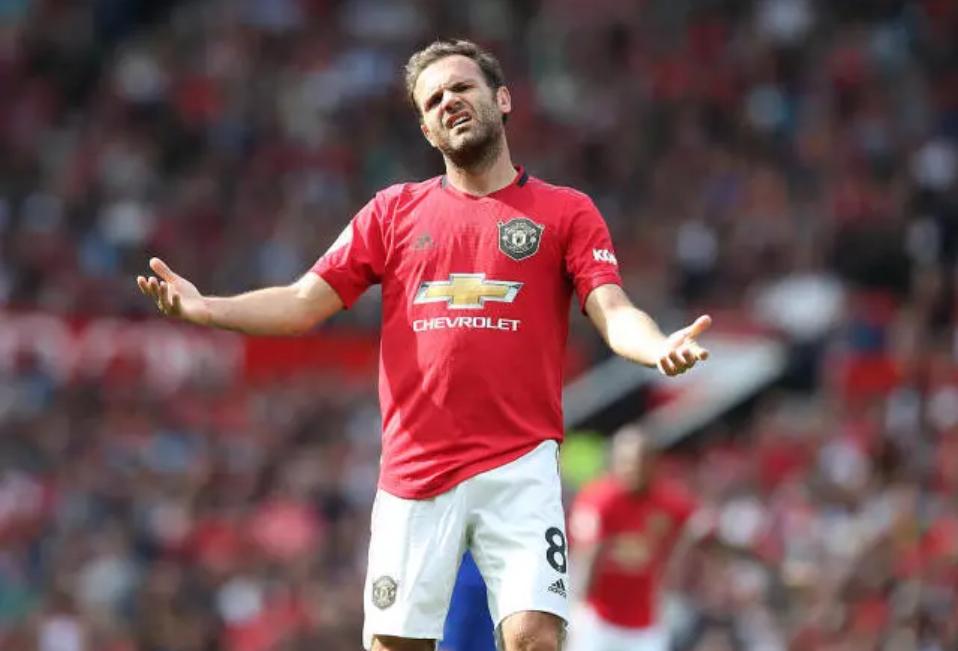 曼联1-0莱斯特！球队建设非一日之功，缺兵少将的“红魔”尽力了