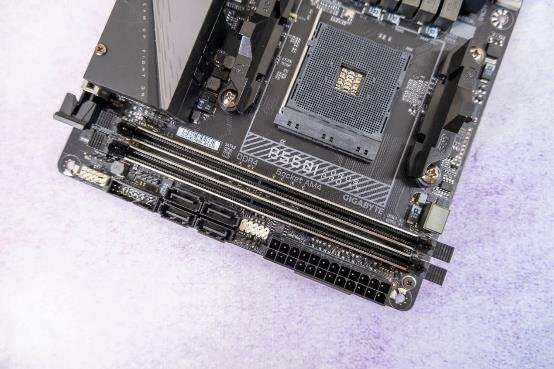 技嘉b550iaoruspro主板电池在哪,技嘉的b550iaorusproax