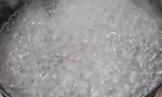 衬衣皱了熨不平整怎么办,洗皱了的衣服不熨怎么弄平