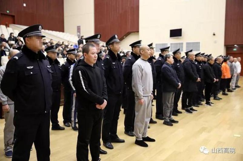 警方抓捕黑恶势力犯罪团伙,警方突击抓捕黑老大