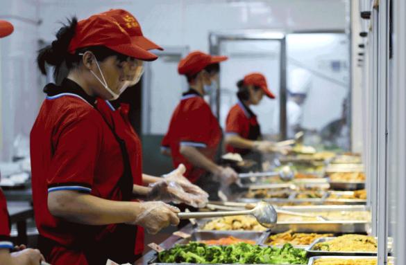 为啥大学食堂饭菜那么“便宜”?不怕“亏”吗?这4点原因很现实