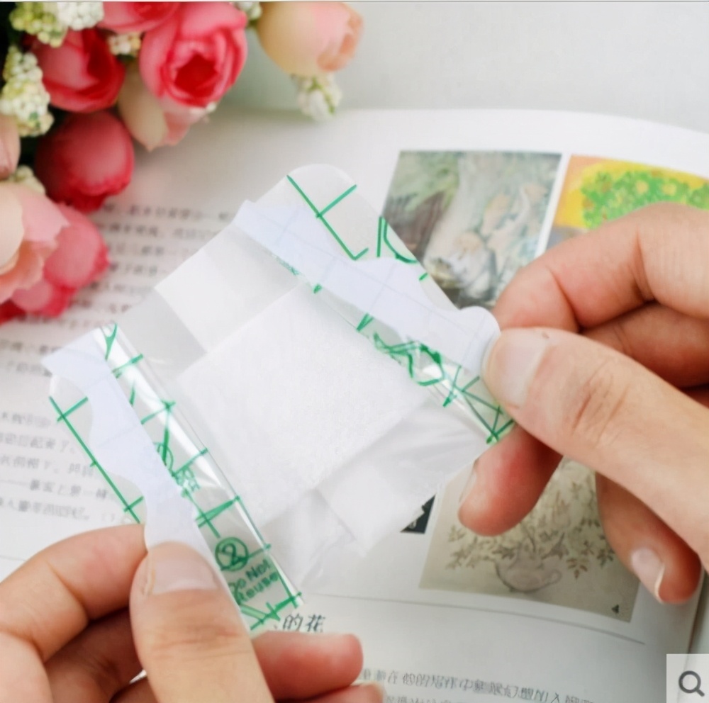 宝宝贴肚脐对身体有害吗,宝宝贴肚脐贴有危害