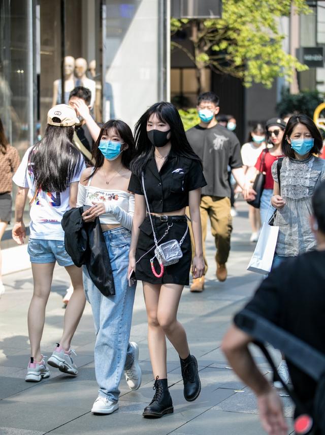 露脐装女生长袖,露脐装的小女生