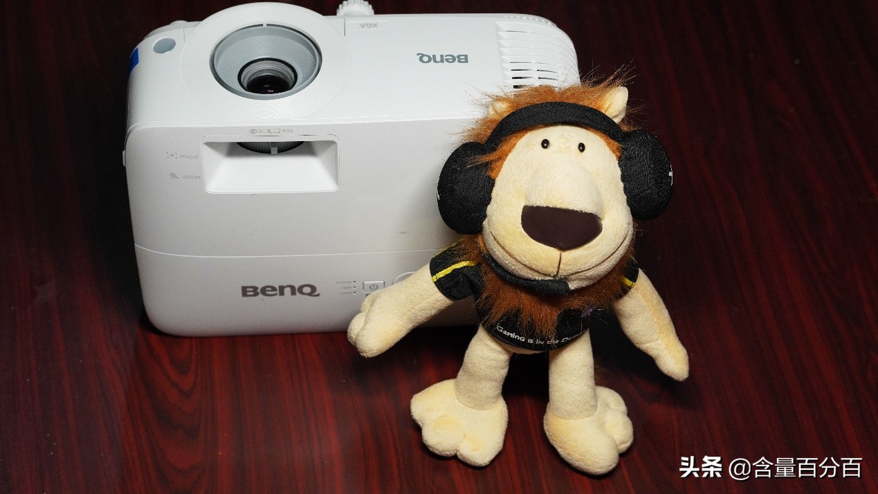 投影仪不是孤家寡人，明基E520智能投影仪周边扩展产品小晒
