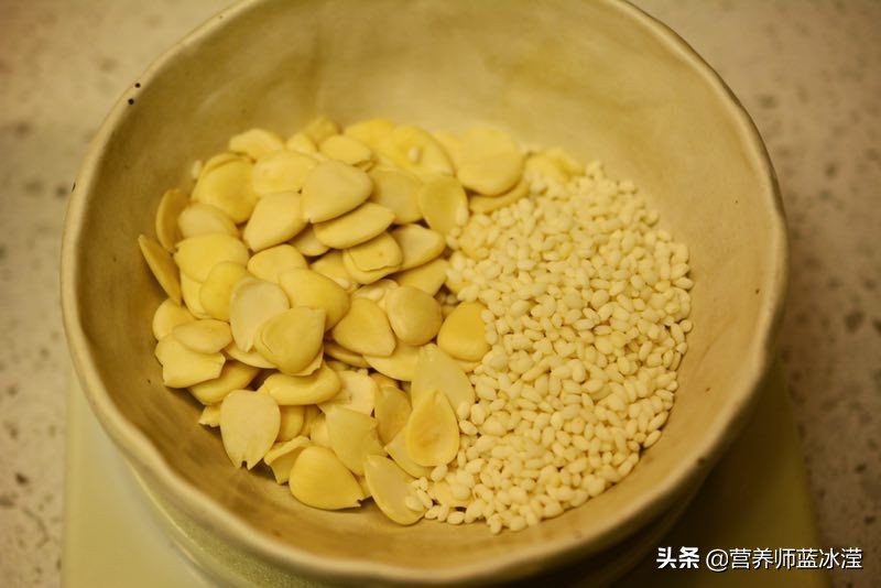 小孩秋冬经常咳嗽要注意点什么,又到了宝宝咳嗽高发期