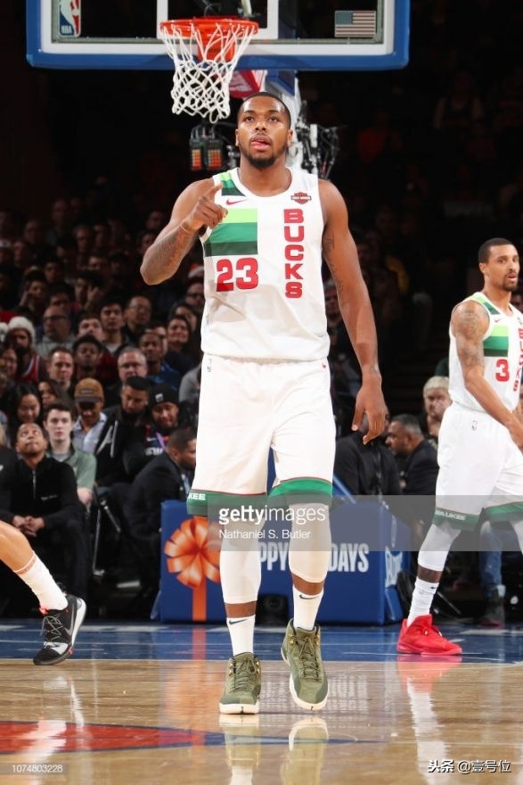 圣诞大战球鞋上脚,2010圣诞大战科比上脚球鞋