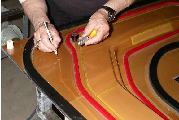 出名的玻璃钢模具厂家价格,玻璃钢模具价格多少一平米呢