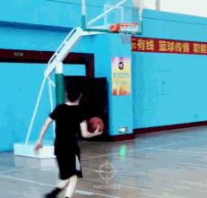 白敬亭代言的安踏鞋的同款,白敬亭同款安踏霸道篮球鞋灰色