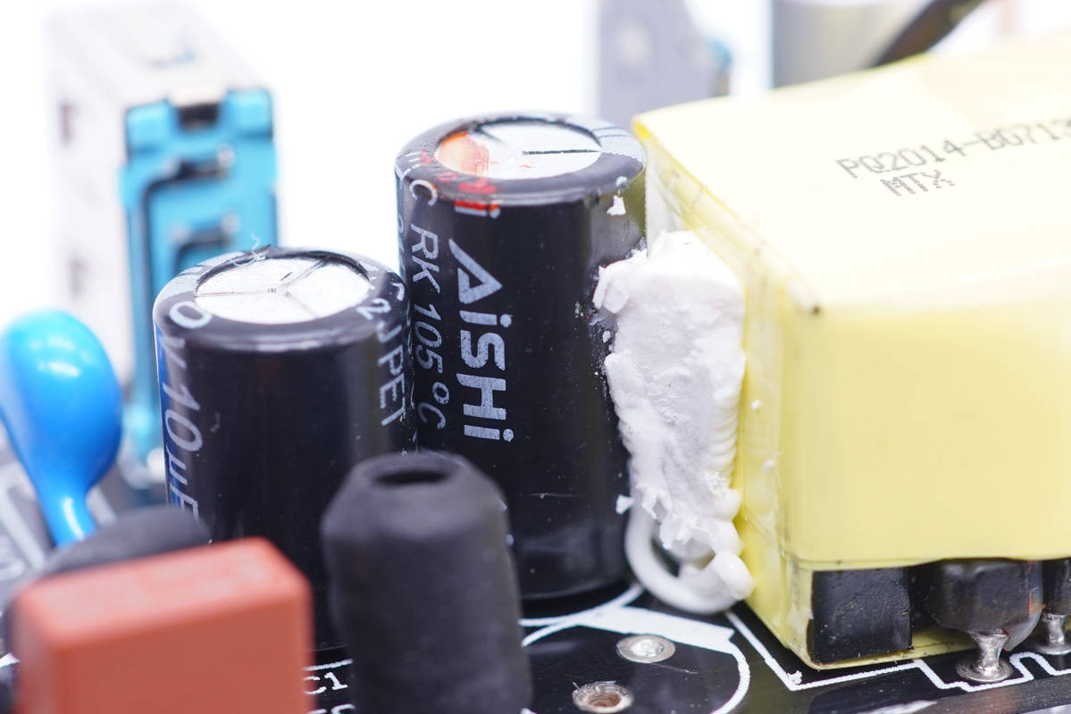 公牛快充多功能插座怎么样,插座一哥最新上市消息